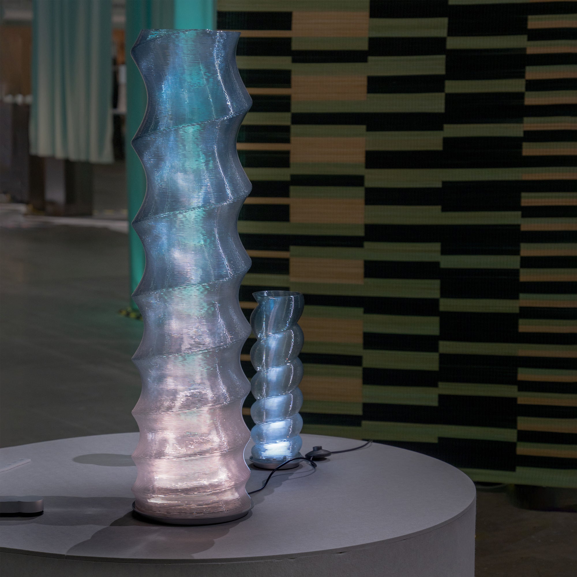 Movement01 - Floor Lamp (Concave)